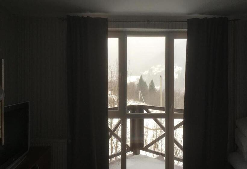 اتاق استاندارد با بالکن, Terem