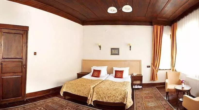 اتاق استاندارد سه نفره, Ugurlu Konaklari