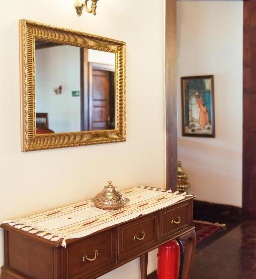 اتاق استاندارد سه نفره, Ugurlu Konaklari