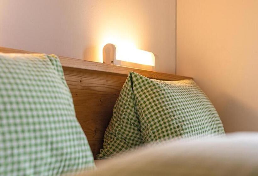 מיטה בחדר משותף, Venet Gipfelhütte