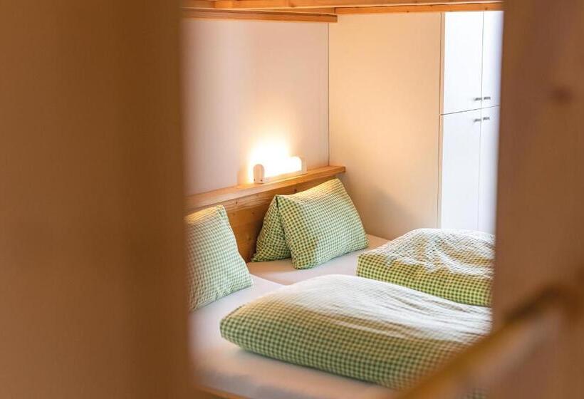 מיטה בחדר משותף, Venet Gipfelhütte