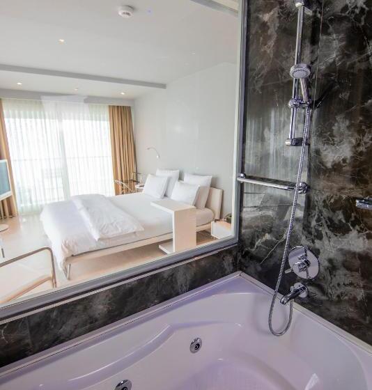 اتاق لوکس با چشمانداز دریا, Venn Boutique