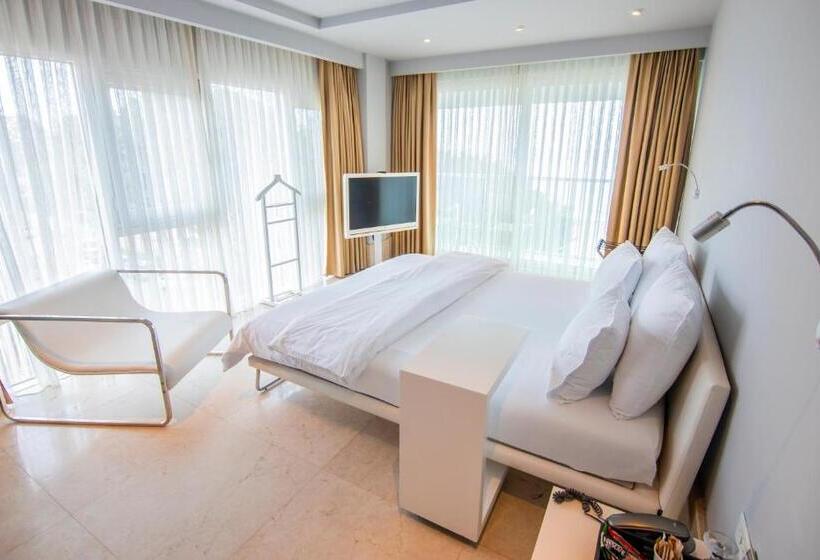 اتاق لوکس با چشم‌انداز دریا, Venn Boutique