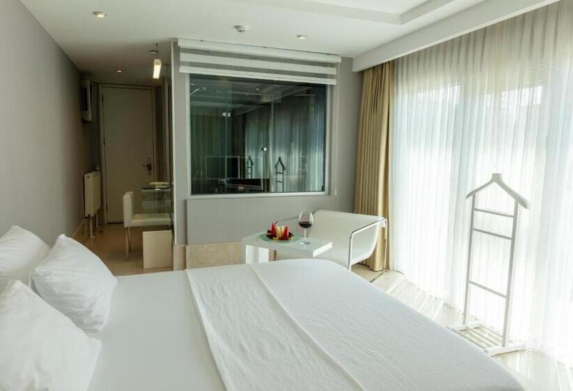 اتاق لوکس با چشمانداز دریا, Venn Boutique