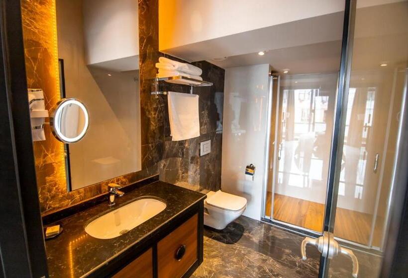 اتاق لوکس با تخت بزرگ, Venn Boutique