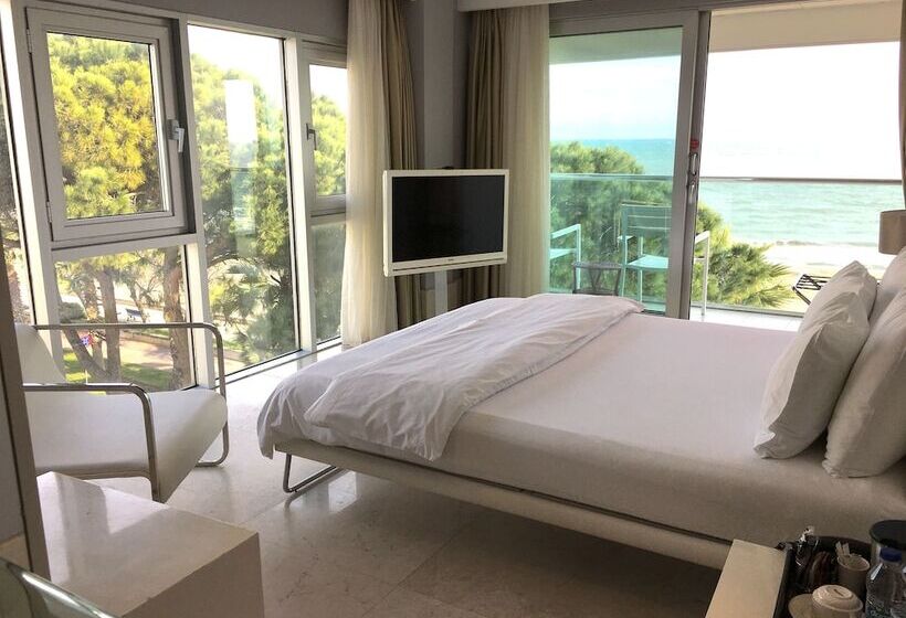 اتاق لوکس با چشمانداز دریا, Venn Boutique