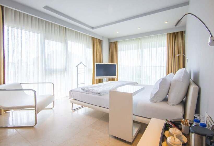 اتاق لوکس با چشمانداز دریا, Venn Boutique