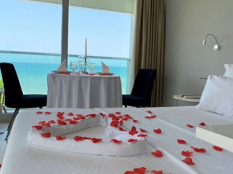 اتاق لوکس با چشمانداز دریا, Venn Boutique