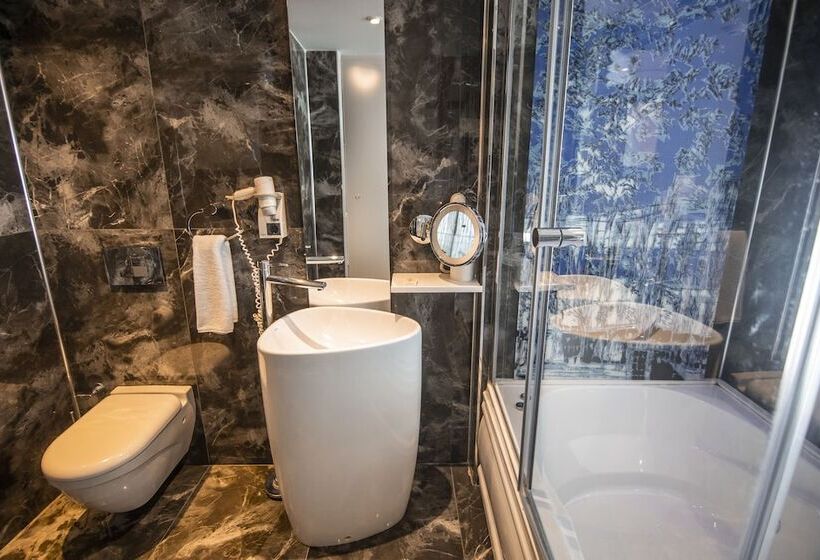 اتاق لوکس با چشمانداز دریا, Venn Boutique