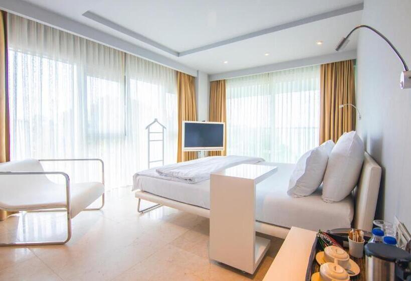 اتاق لوکس با چشمانداز دریا, Venn Boutique