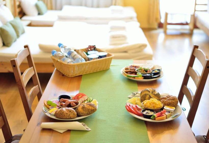 标准三人间, Wenderedu Business Center