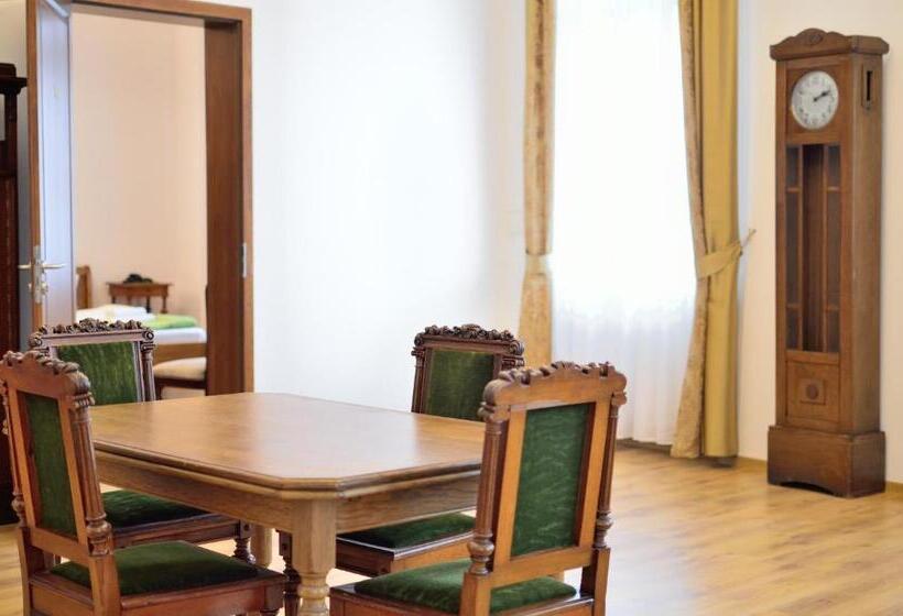 家庭间, Wenderedu Business Center