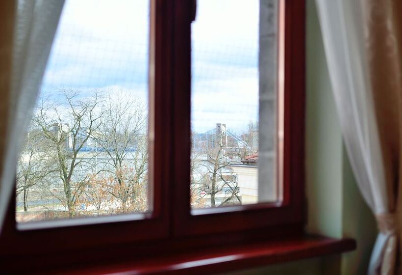 标准三人间, Wenderedu Business Center