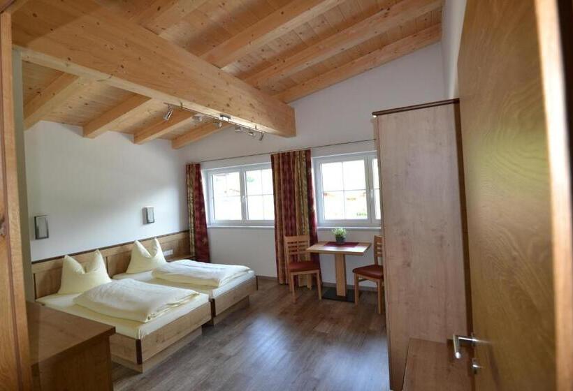 דירת שני חדרים עם מרפת, Jugendhotel Angerhof