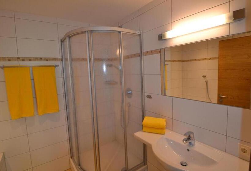 Апартаменты 2 Спальни с Балконом, Jugendhotel Angerhof