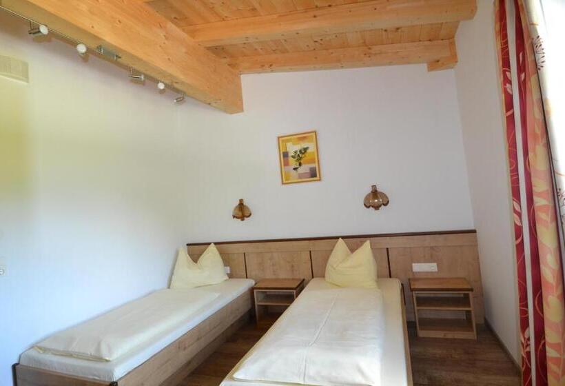 דירת שני חדרים עם מרפת, Jugendhotel Angerhof