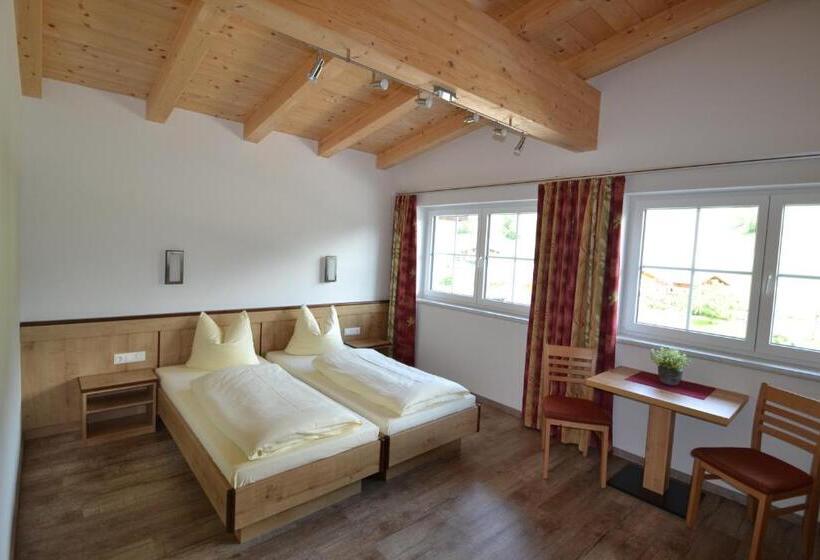 דירת שני חדרים עם מרפת, Jugendhotel Angerhof