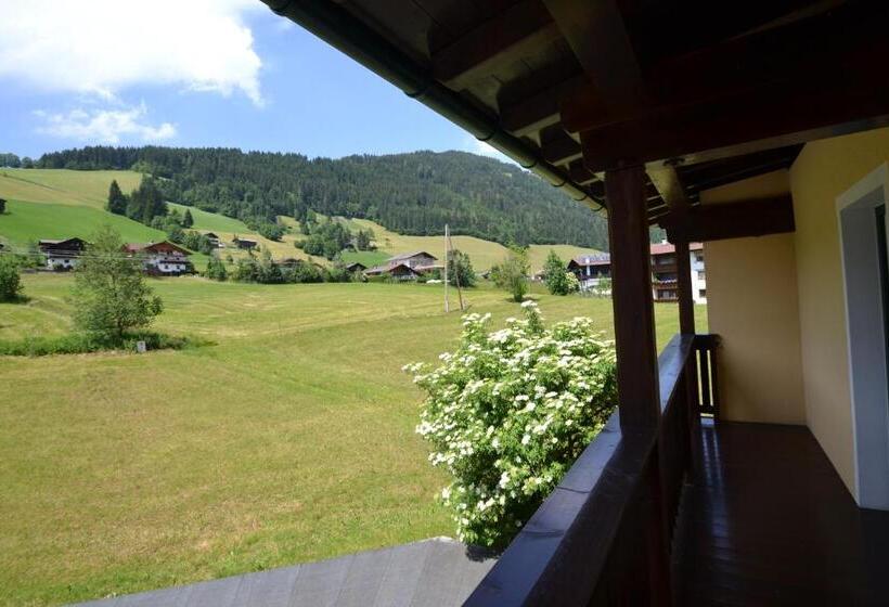Четырехместный Номер Стандарт, Jugendhotel Angerhof