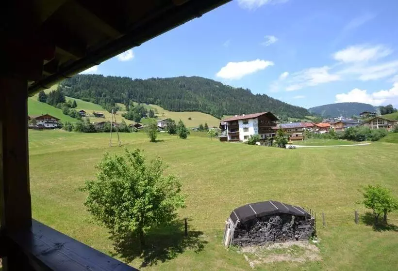 バルコニー付きスタンダードトリプルルーム, Jugendhotel Angerhof