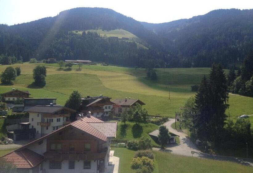 סוויטה משפחתית 2 חדרי שינה, Jugendhotel Angerhof