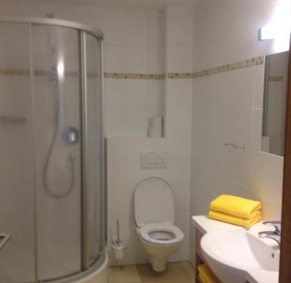 סוויטה משפחתית 2 חדרי שינה, Jugendhotel Angerhof