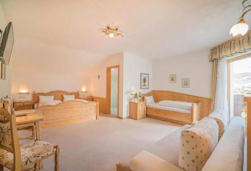 Standard Kolmen Hengen Huone, Mineralienhotel Natznerhof
