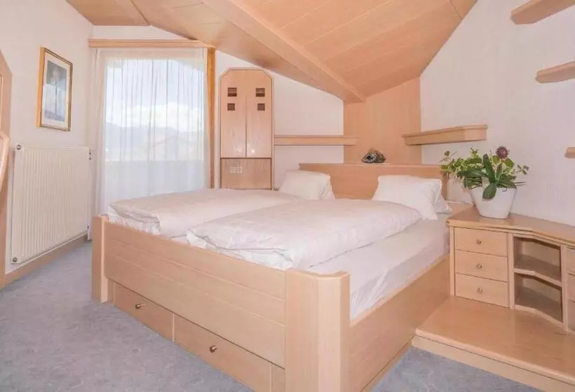 Huoneisto 3 Makuuhuonetta, Mineralienhotel Natznerhof