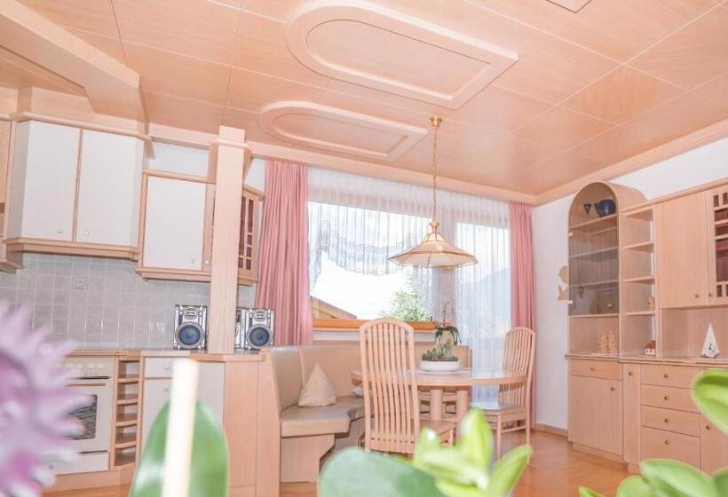 דירת שלושה חדרים, Mineralienhotel Natznerhof