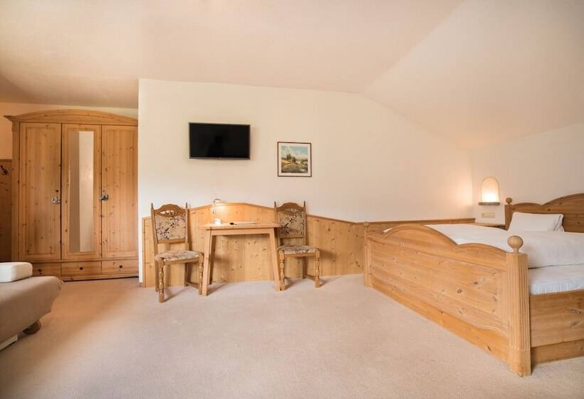 חדר סטנדרט לשלושה, Mineralienhotel Natznerhof