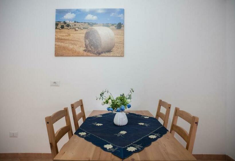 חדר סטנדרט לשלושה, Red Rose B&b