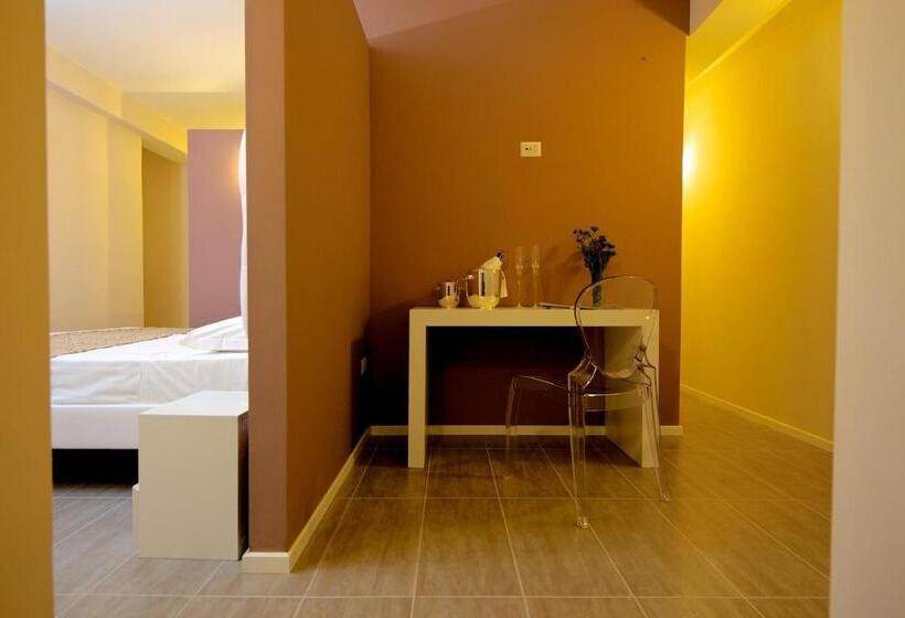 スタンダードトリプルルーム, Fabris Palace