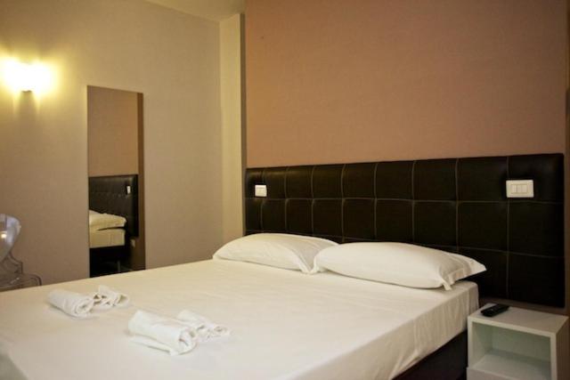 ファミリールーム, Fabris Palace