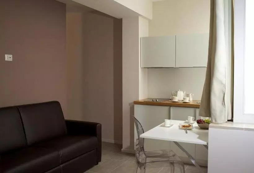 ファミリールーム, Fabris Palace