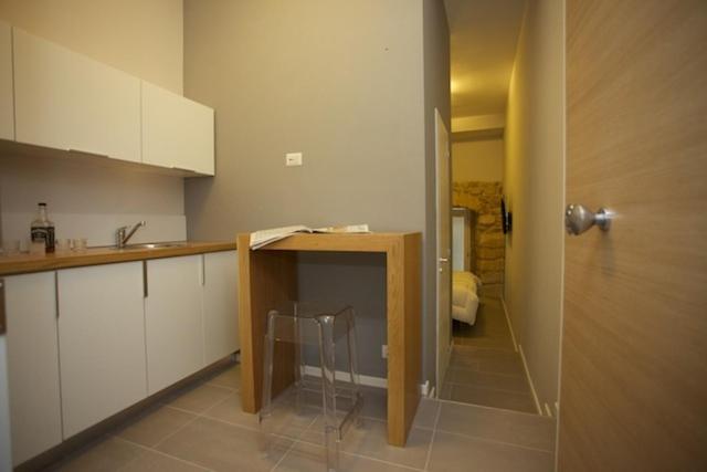 スタンダードルーム, Fabris Palace