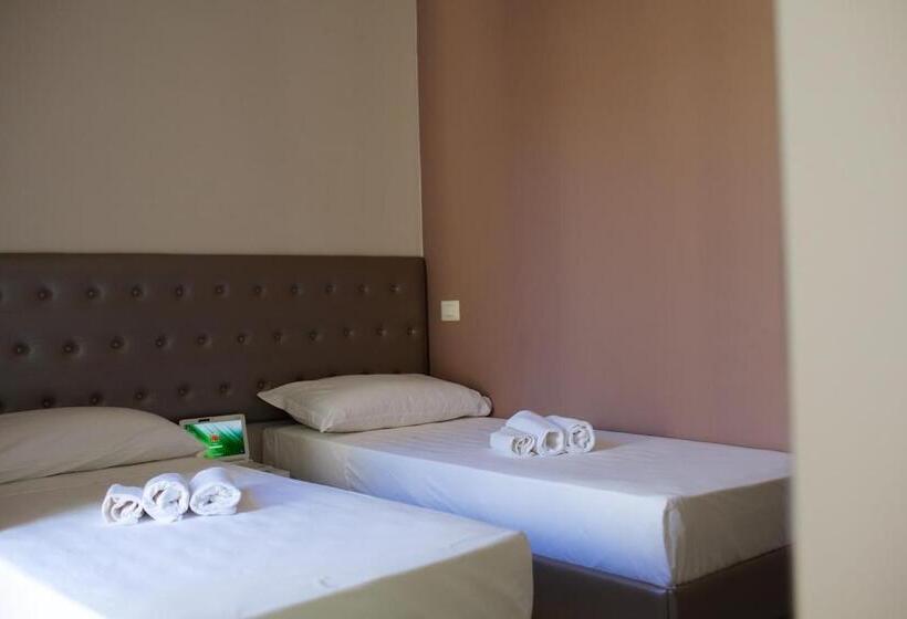 スタンダードルーム, Fabris Palace