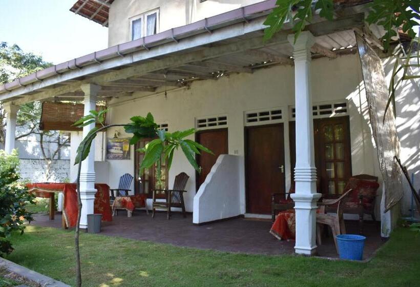 Номер Стандарт Вид на Сад, Aroma Guest House