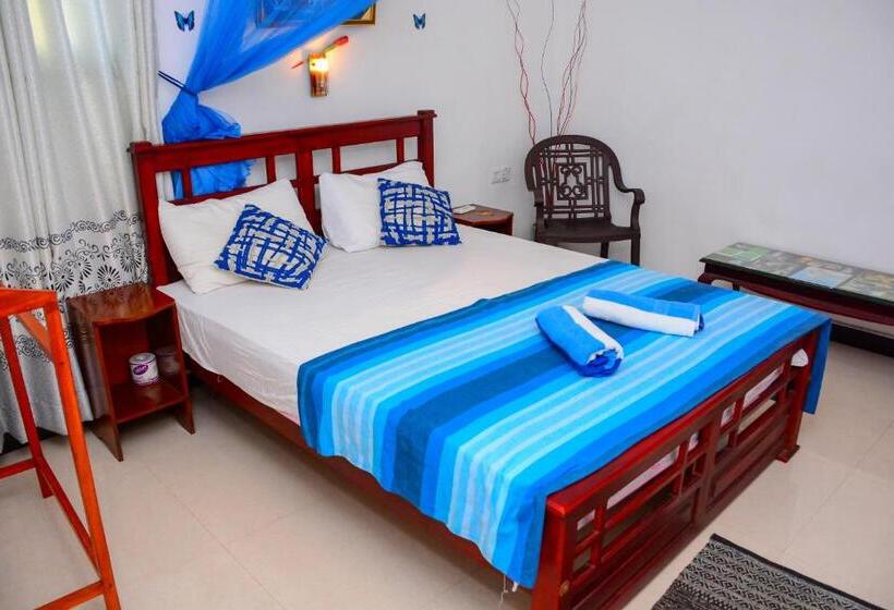 غرفة إقتصادية, Joseph Family Villa