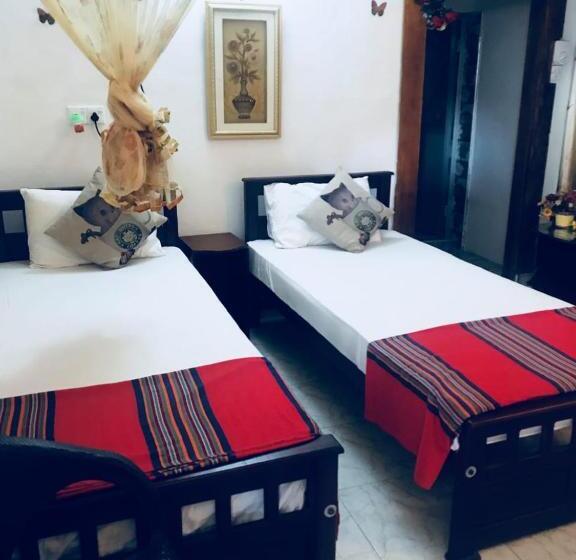 غرفة عائلية, Joseph Family Villa