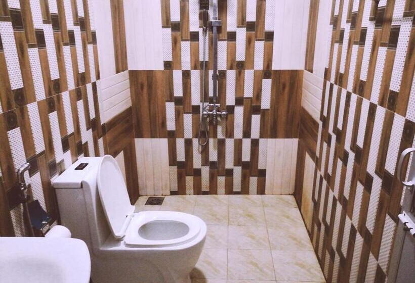 غرفة ديلوكس ثلاثية, Joseph Family Villa