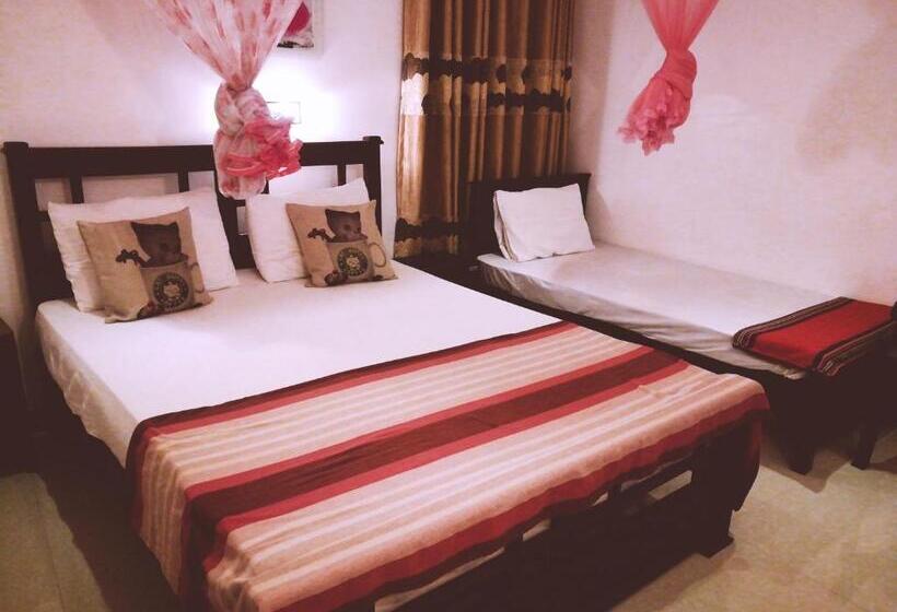 غرفة ديلوكس ثلاثية, Joseph Family Villa