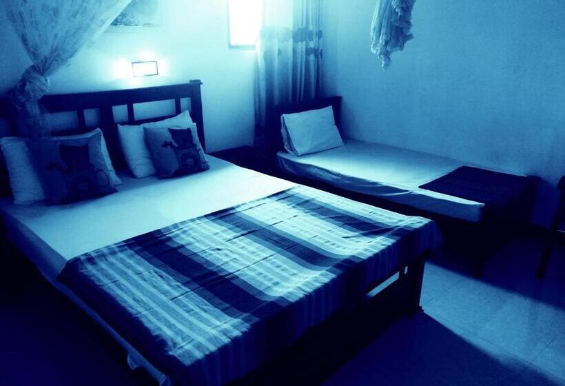 غرفة ديلوكس ثلاثية, Joseph Family Villa