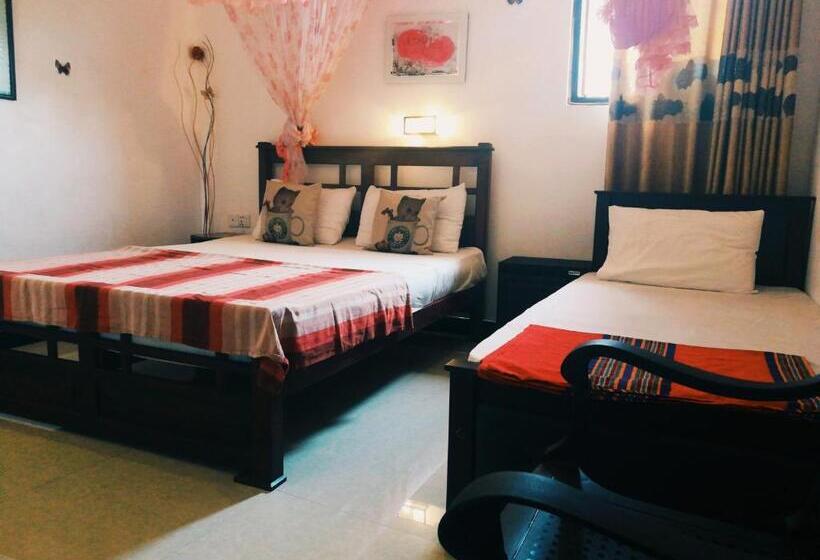 غرفة ديلوكس ثلاثية, Joseph Family Villa