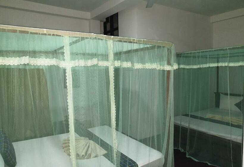 جناح عائلي, Village Star Restmirissa