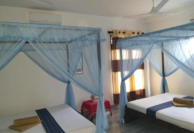 غرفة عائلية مطلّة علي البحر, Village Star Restmirissa