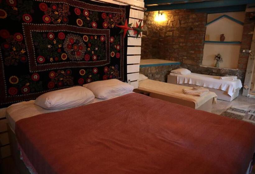 Номер Стандарт Вид на Сад, Kayserkaya Cottages