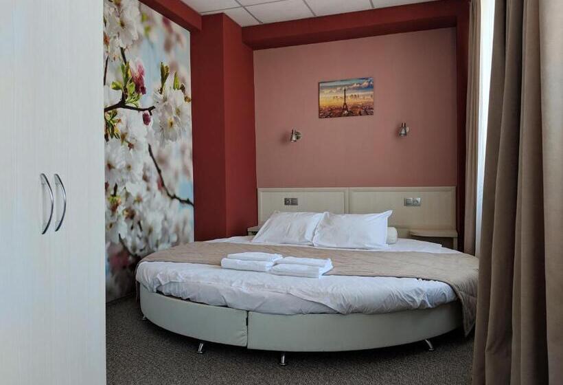 جناح جونيور, Art Hotel Palma