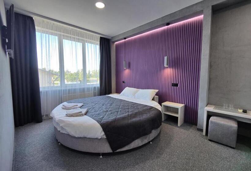 جناح جونيور سوبريور, Art Hotel Palma