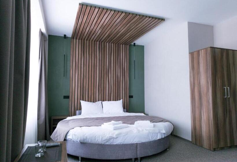 جناح جونيور سوبريور, Art Hotel Palma