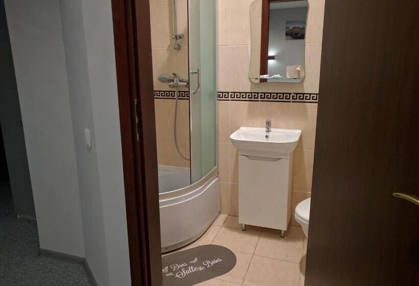 جناح جونيور سوبريور, Art Hotel Palma