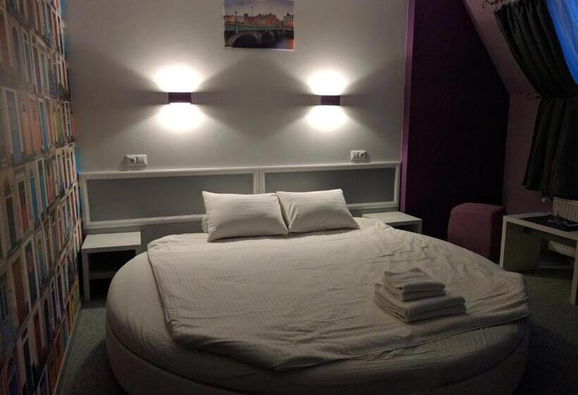 جناح جونيور سوبريور, Art Hotel Palma